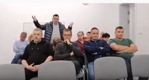 Bryczki przeszkadzają meleksom ,czyli wojna o kazimierski Rynek