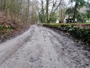 Buty nadal będą w błocie