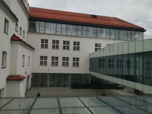 Koronawirus łączy jednak  ludzi !