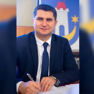 Burmistrz Artur Pomianowski odpowiada na interpelacje