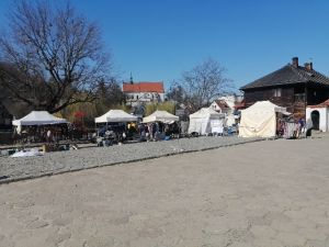 Ryneczki&nbsp; kazimierskie w niedzielę Miłosierdzia Bożego, AD 2021