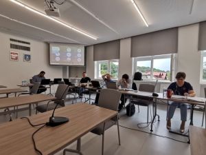 Radny Rybczyński odpowiada na hejt radcy prawnego.