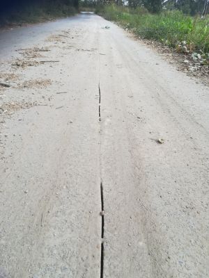 Droga na prywatnej działce,czyli kładą asfalt, potem myśłą...