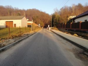 Poruszeni mieszkańcy interweniują w sprawie  drogi  Parchatka - Zbędowice