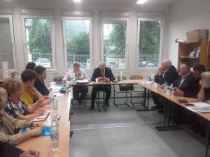 Szokujące informacje w sprawie szkoły i  burza na komisji oświaty.