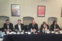 Kto buduje ten kombinuje